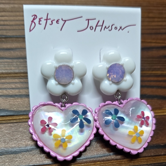 Betsey Johnson Flower Drop Earrings! - Picture 7 of 16